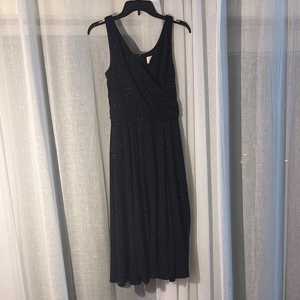 Chic Black Sleeveless Scoop Neck Midi Dress